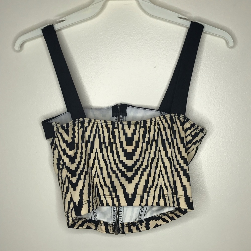Tribal Aztec Zip Front Crop - Picture 4 of 6